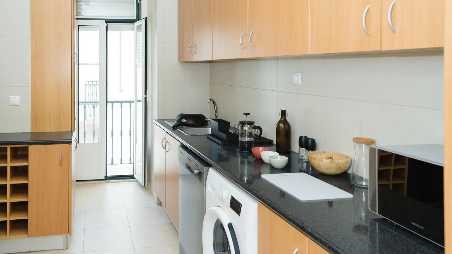 The Marigold Flower Of Lisbon Apartment